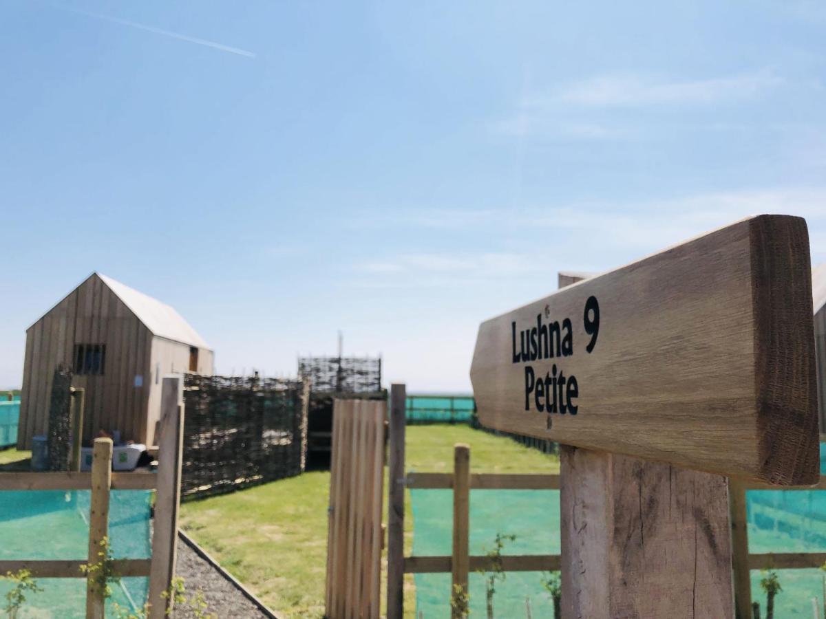 Lushna 8 Petite At Lee Wick Farm Cottages And Glamping Клактон-он-Си Экстерьер фото